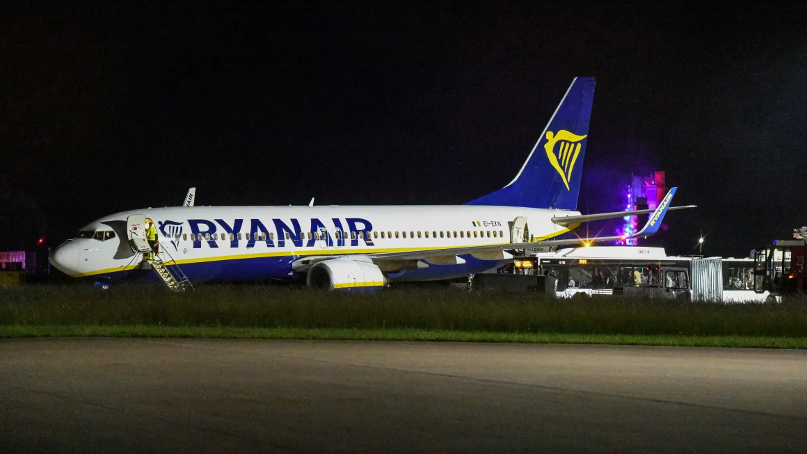 turbulensi-hebat-guncang-ryanair-sembilan-orang-terluka-di-udara