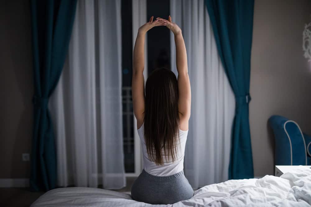 5 Teknik Relaksasi Otot Bahu Sebelum Tidur